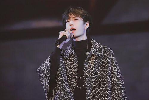 王一博韩国爆料视频,明星背后的真实生活 第1张 王一博韩国爆料视频,明星背后的真实生活 第1张