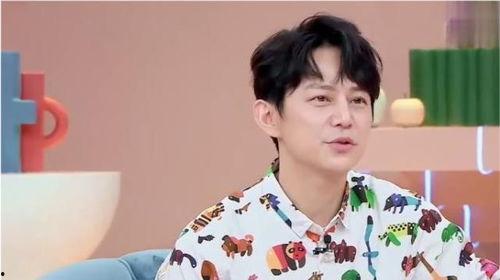 最新爆料何炅视频播放大全,笑点满满，温馨瞬间大盘点  第1张